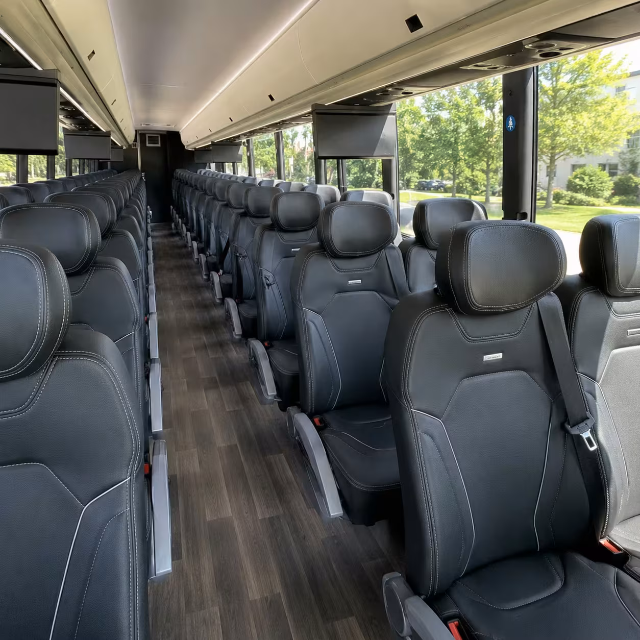 danbury charter bus rentals to westchester county airport