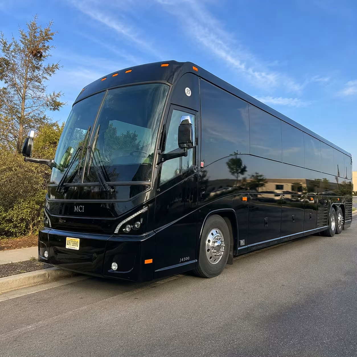 danbury employee shuttle buses to hpn and bradley airports